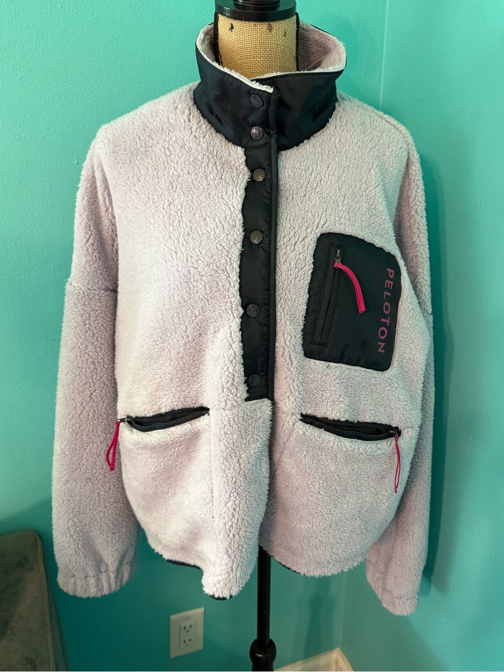 EUC Women’s Fleece Peloton Light Lavender Fleece Snap Front Jacket with Pockets